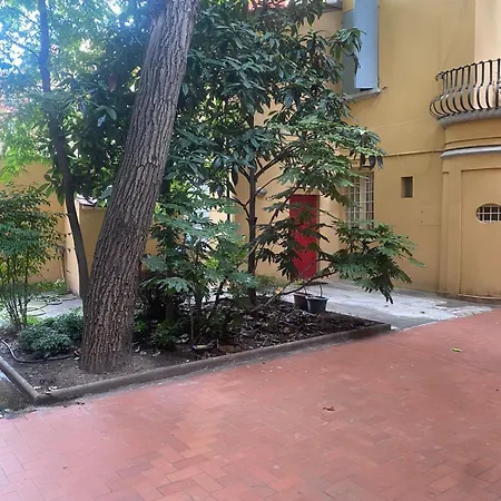 Casa Ortelia: In A Historic Building Болонья